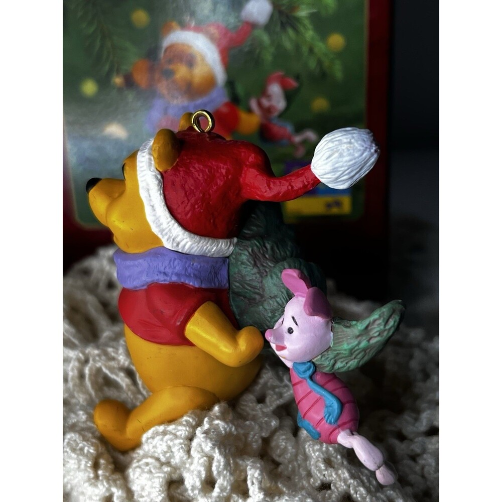 2000 Hallmark Keepsake Pooh Piglet Chooses The Tree Ornament